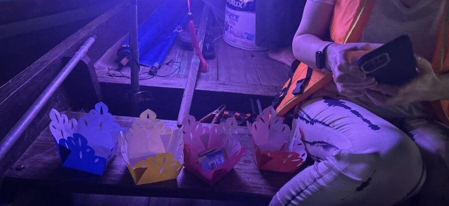 River Boat Ride by Night With Drop Flower Lantern in Hoi an - Experience Highlights