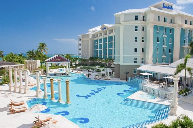 Rnd Trip Shared Shuttle: NAS Airport to Cable Bch Hotel.Free Wifi - Meeting and Drop-off Points