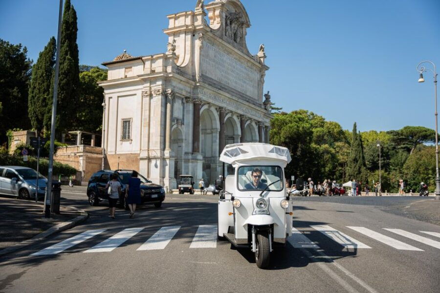 Rome: 3-Hour Tuk-Tuk Adventure With Hotel Pickup & Prosecco - Multilingual Live Tour Guides
