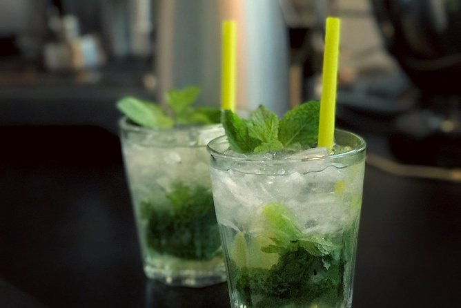ROME by NIGHT: Pub Crawl in the Best Neighbourhood !