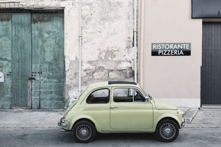 Rome: Vintage Fiat 500 Guided City Tour