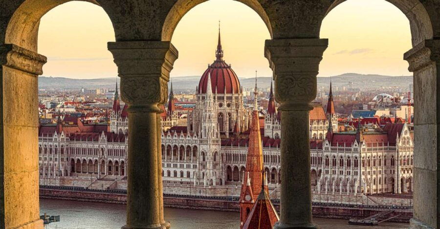 Royal Budapest Stroll: Buda Castle District Walk