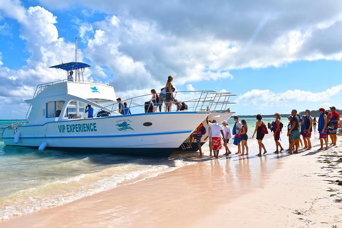 Sabina Del Mar Party Boat VIP - Good To Know
