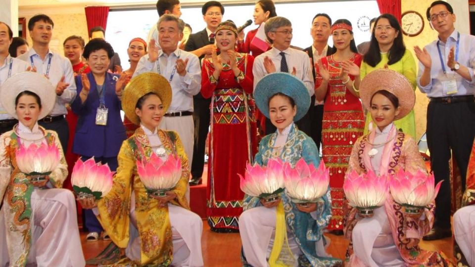 Saigon River Dinner on Cruise With Buffet and Live Music - Experience Highlights