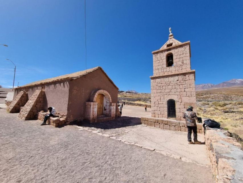 San Pedro De Atacama: Red Stones and High Plateau Lagoons