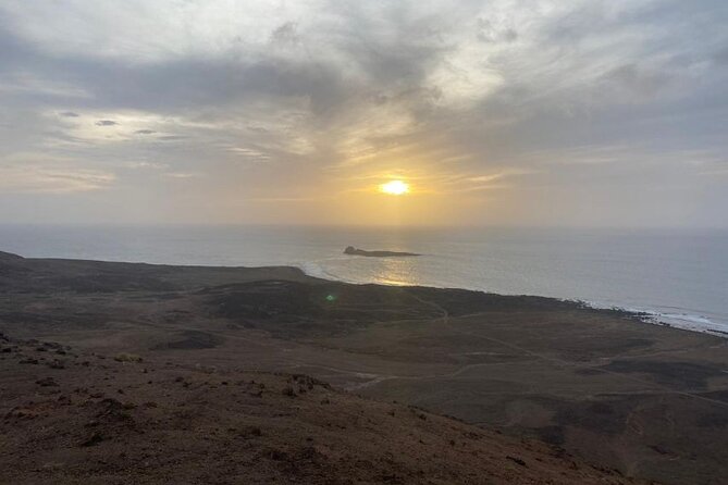 Santa Maria: Guided Coastal Hike & Monte Leão Sunset