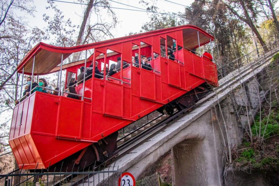 Santiago Pass: the Best Way to Explore the City