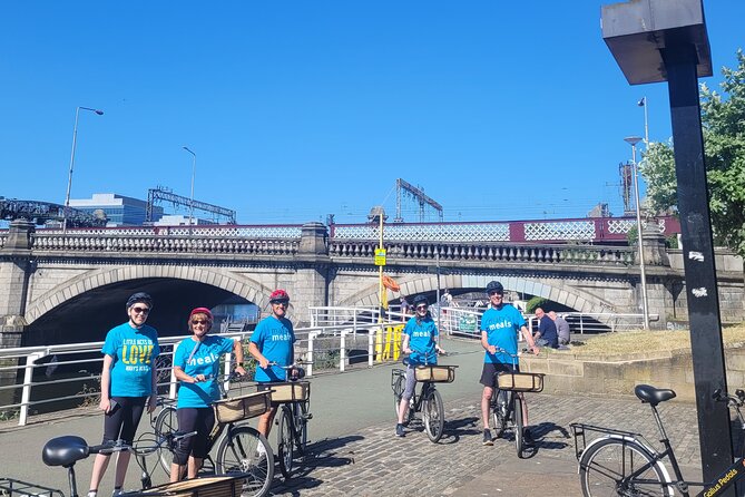 See the Real Glasgow by Bike - Uncover the Natural Beauty of Glasgows Parks and Green Spaces