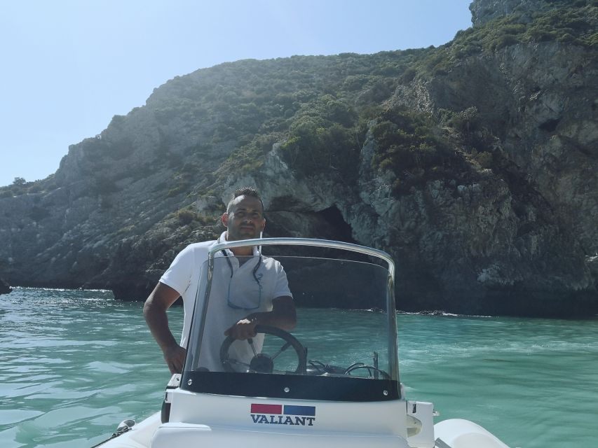 Sesimbra: BOAT TRANSFER TO RIBEIRO DO CABALLO BEACH