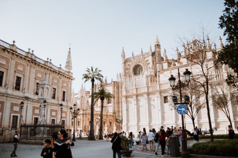 Seville: Guided Walking Tour of the Santa Cruz District - Good To Know