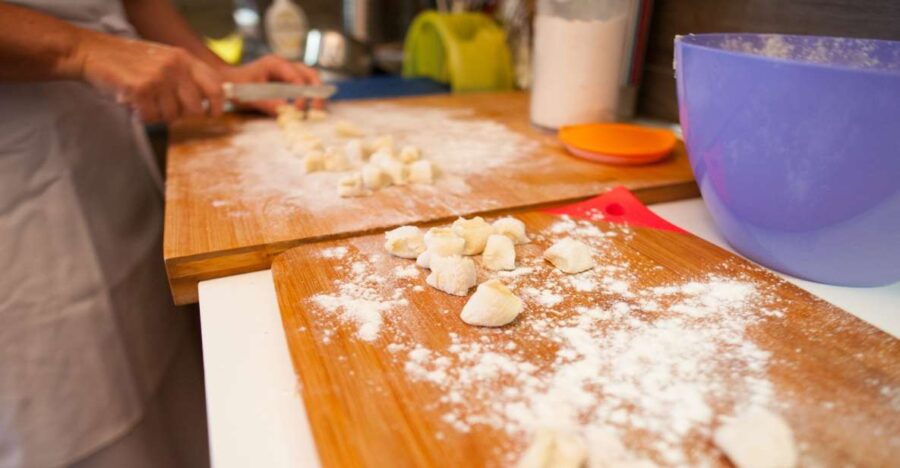 Siracusa: Small Group Pasta and Tiramisu Class