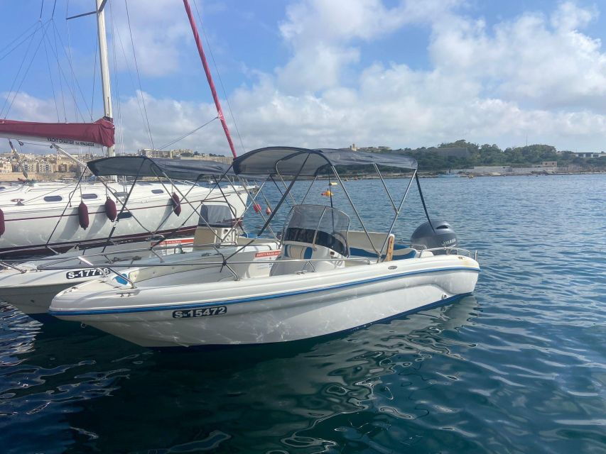 Sliema: Private SELF DRIVE BOAT for 3.5hrs