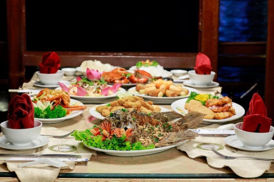 Small Dinner on Cruise in Saigon River - Good To Know