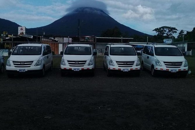 Small-Group Arrival Transfer: San Jose Airport to La Fortuna (Mar )