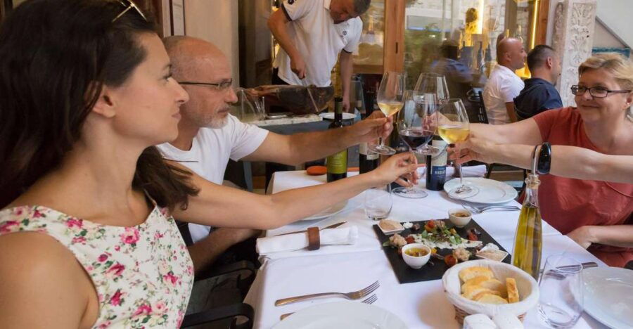 Split: Historical & Gastro Treasures Tour With Green Market - Good To Know