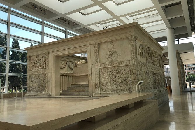 Squares of Rome Walking Tour - Guide Expertise