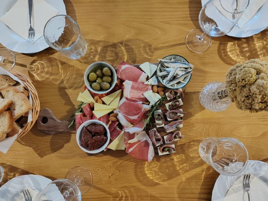 Ston's Bite of Delight: Škurla Winery's Wine & Snack - Experience Highlights