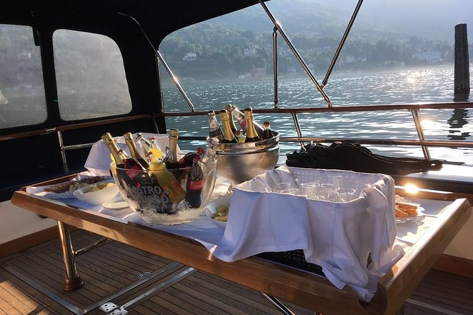 Stresa: Lake Maggiore and Borromean Islands Sunset Cruise