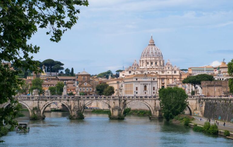 The Essence of Rome: Unraveling History & Savoring Cuisine
