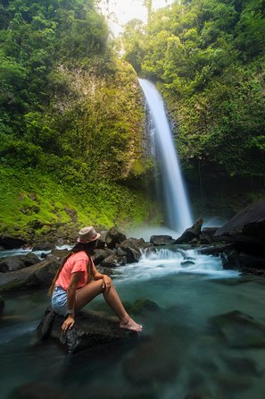 Thrilling La Fortuna Waterfall Adventure Awaits