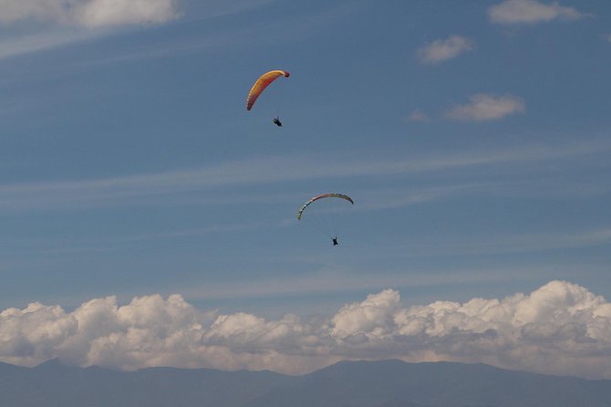 Thrilling Tandem Paragliding Over Bogotá Skies