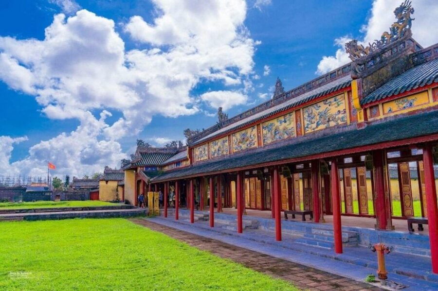 Tien Sa Port to Hue Imperial City & Sightseeing Private Car