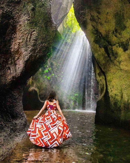 Tirta Empul Timple,Waterfall and Explore Rice Terrace - Refreshing Experience at Tegenungan Waterfall