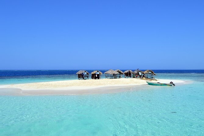 Tour to Paradise Island and Mangrove Park by Catamaran