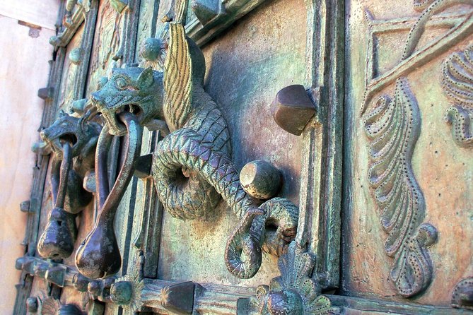 Troia Walking Tour: Apulian Romanesque Architecture - Historical Background