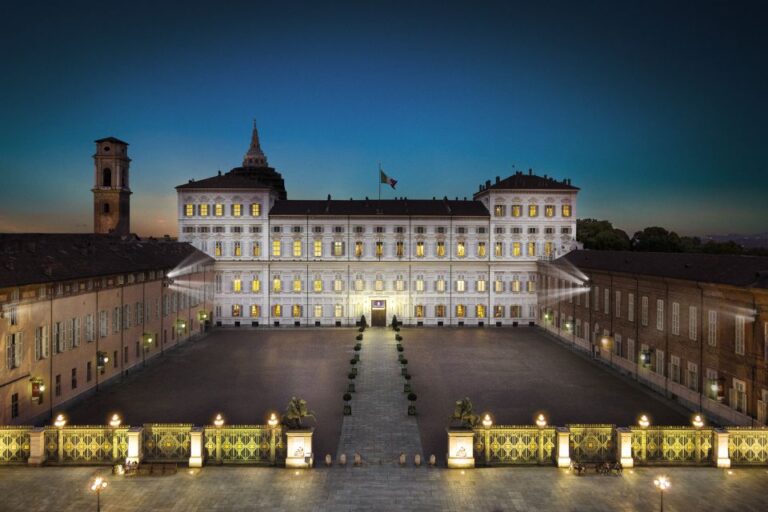 Turin: Private Royal Palace Guided Tour