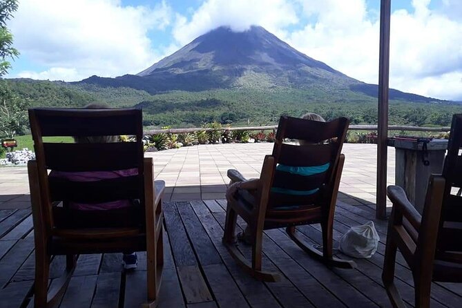 Unveil Arenal Volcano’s Lava Trails Exclusively