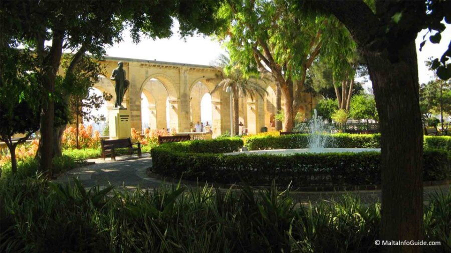 Valletta: Private Insider Walking Tour With Licensed Guide