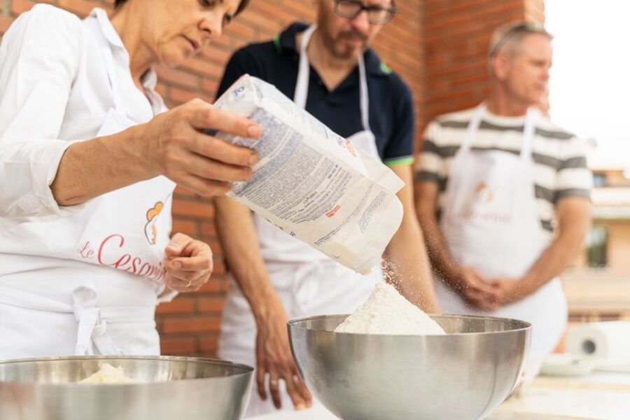 Varenna: Small-Group Pasta and Tiramisu Class With Drinks