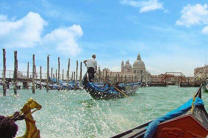 Venetian Traditions: Public Gondola Tour in Venice - Good To Know