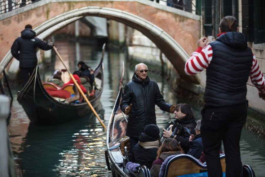Venice: Grand Canal Private Gondola Ride and Serenade - Good To Know