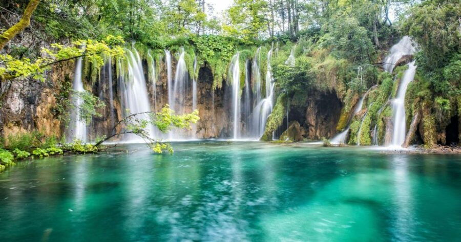 Visit Plitvice Lakes From Zagreb on Modern Buses - Good To Know