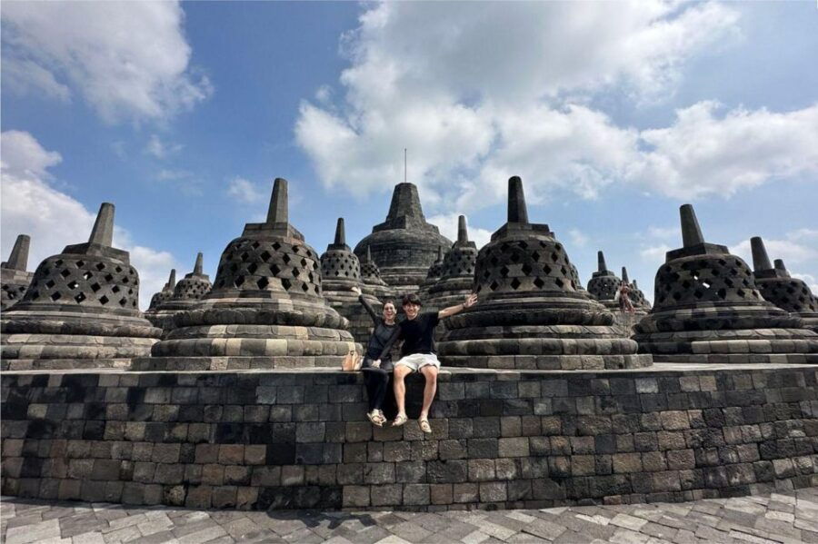 Yogyakarta: Joined or Private Tour to Borobudur & Prambanan
