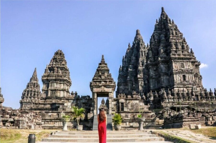 Yogyakarta: Layover Tour W/ Entry Tickets & Airport Transfer