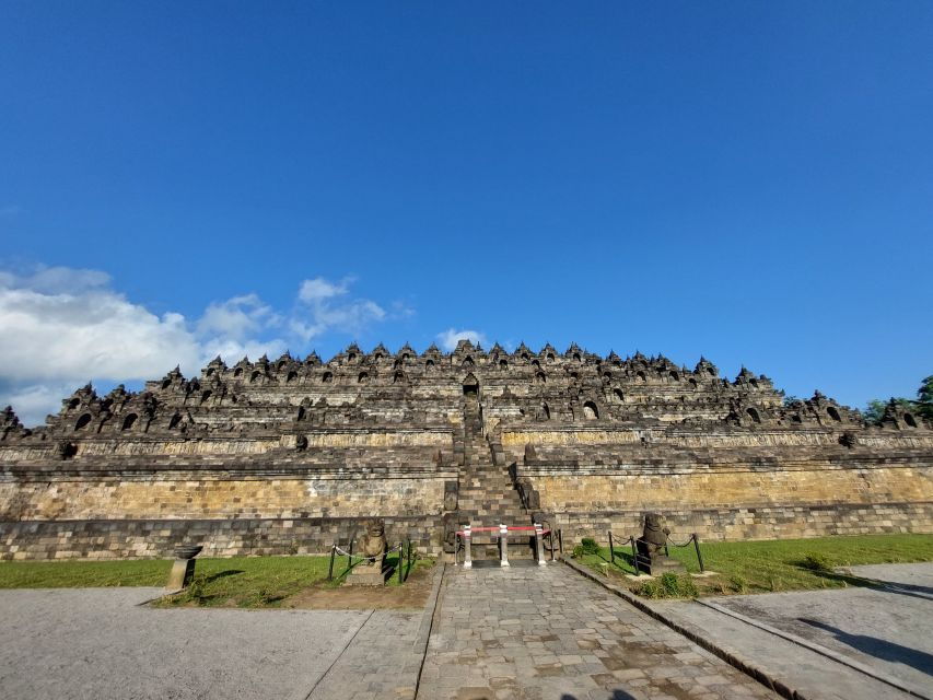 Yogyakarta: Prambanan Temple Morning Tour and Borobudur Tour