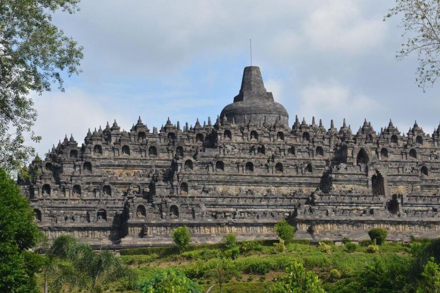 Yogyakarta:Sunrise at Setumbu, Tour of Mount Merapi & Temple