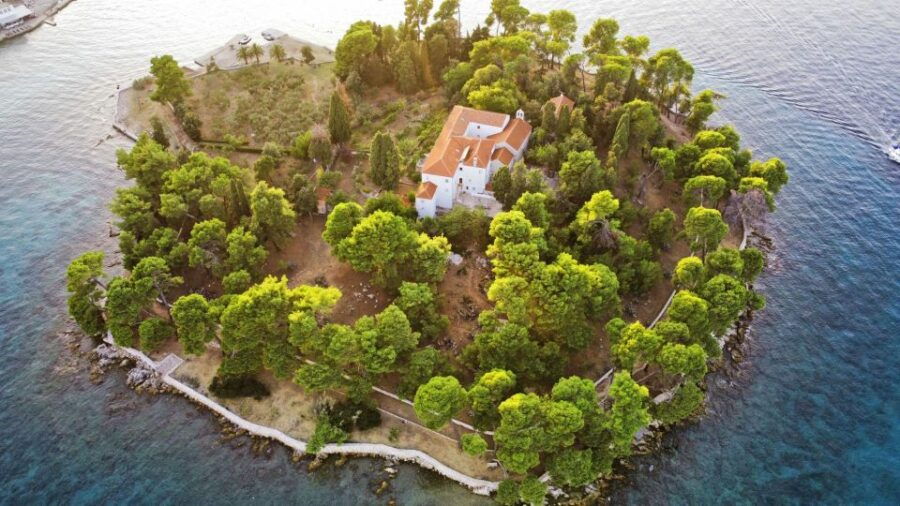 Zadar: Speedboat Tour to Ugljan, Osljak, and Galevac