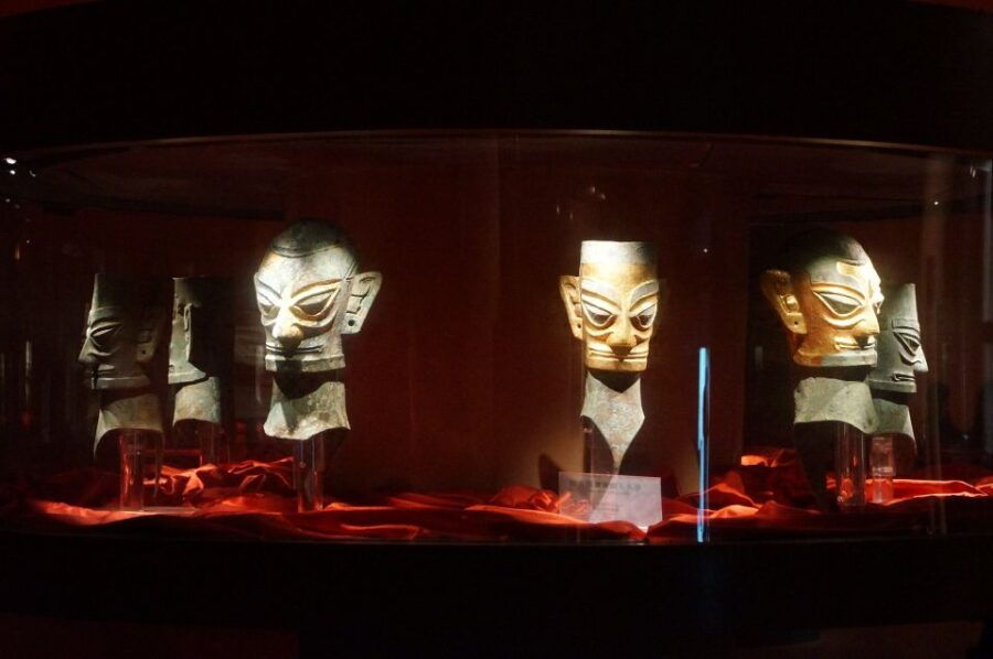 1-day Tour of Chengdu Panda Centre and Sanxingdui Site