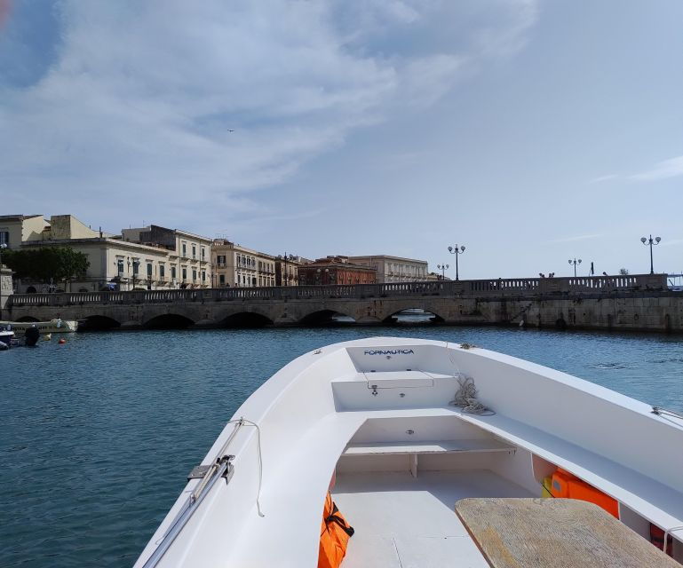 1-Hour Boat Tour of Ortigia, Sea Caves With Swimming Stop