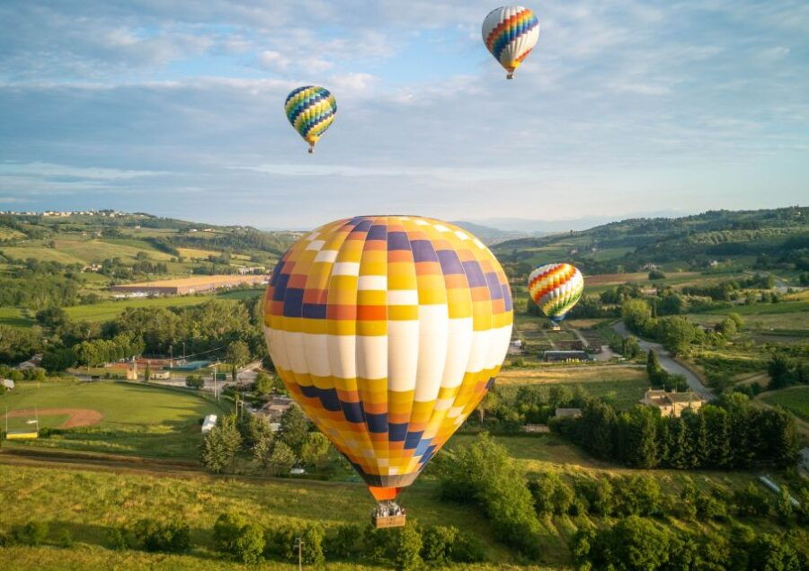 1-Hour Hot Air Balloon Flight Over Tuscany From Lucca