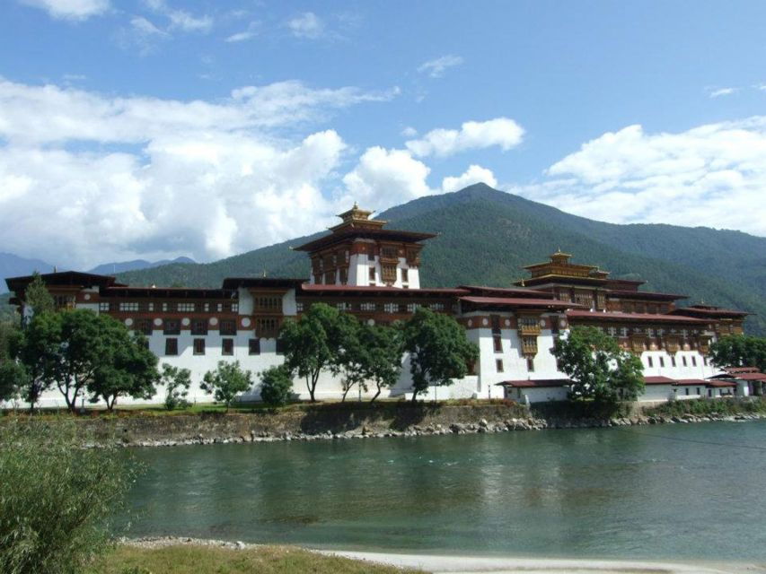 15 Day Cross Countries Tour of Bhutan, Sikkim & Dharjeeling