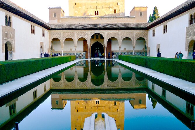 Alhambra and Nasrid Palaces: Skip-the-line Ticket and Local Guide - Tour Itinerary