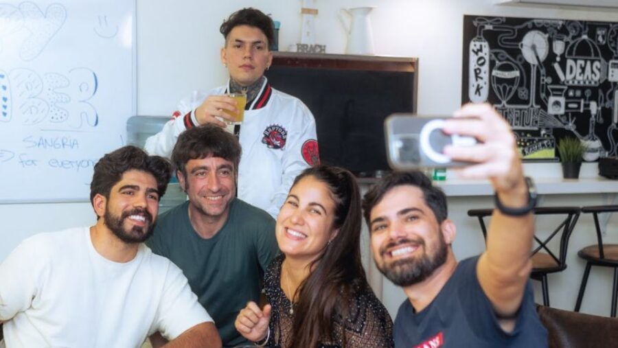 Barcelona Weekend Pub Crawl With 1.5 Hour Open Bar@Hostel