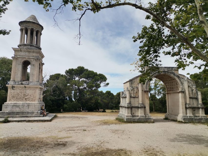 Baux and Saint Rémy De Provence: History Wine and Landscapes - Good To Know