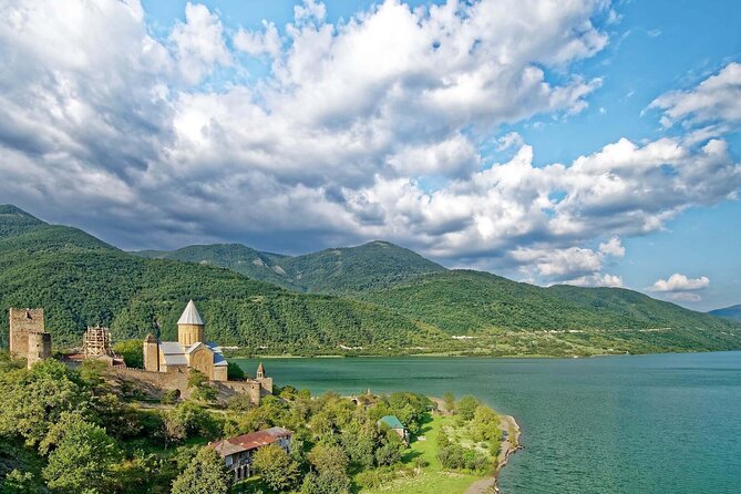 Bestseller Day Trip to Kazbeg/Gergeti Delicious Lunch at Rooms - Included Services