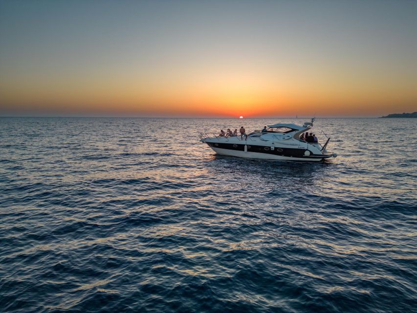 Bonifacio: Sunset Aperitif Dining Boat Tour